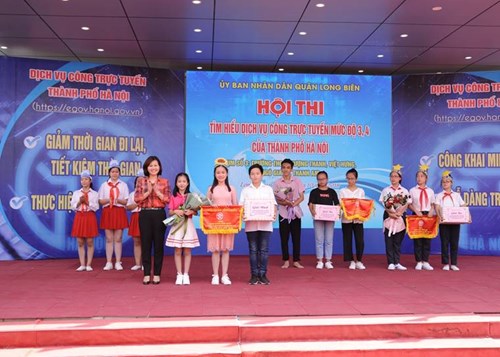 Ngành Giáo dục quận Long Biên tổ chức thành công Hội thi tuyên tuyền dịch vụ công trực tuyến mức độ 4, 3